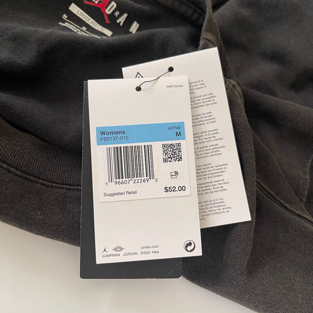 NWT Womens NIKE Air Jordan Heritage Graphic T-Shirt Black FB5137-010 Size Medium - Picture 3 of 4